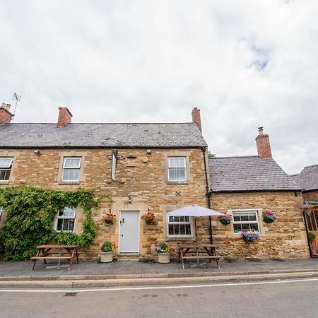 The George & Dragon Country Inn Seaton  ภายนอก รูปภาพ
