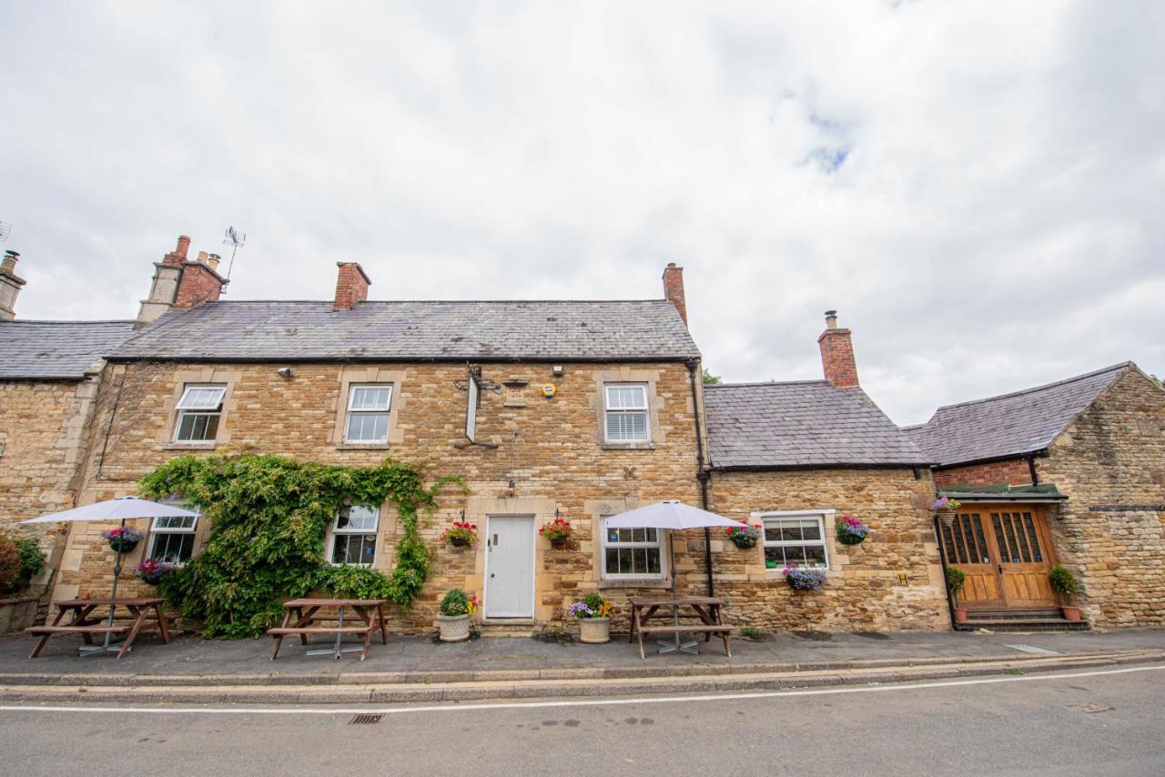 The George & Dragon Country Inn Seaton  ภายนอก รูปภาพ
