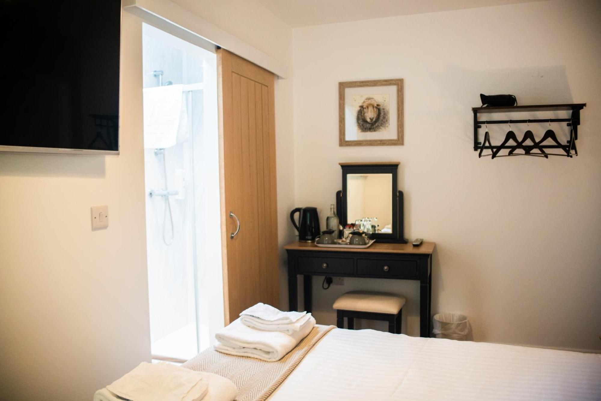The George & Dragon Country Inn Seaton  ภายนอก รูปภาพ